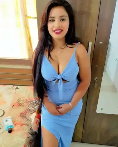 Moonak Escorts